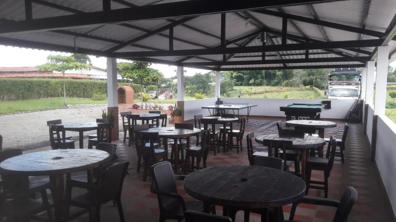 Finca Hotel El Saman De Alto Bonito Montenegro Zewnętrze zdjęcie
