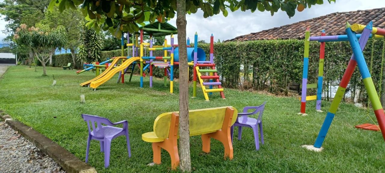 Finca Hotel El Saman De Alto Bonito Montenegro Zewnętrze zdjęcie